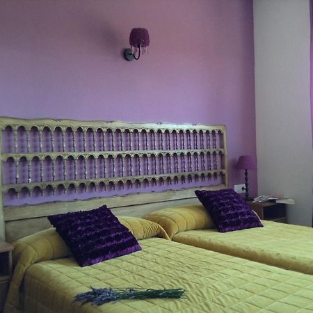 Uterga Hostal Camino Del Perdon מראה חיצוני תמונה