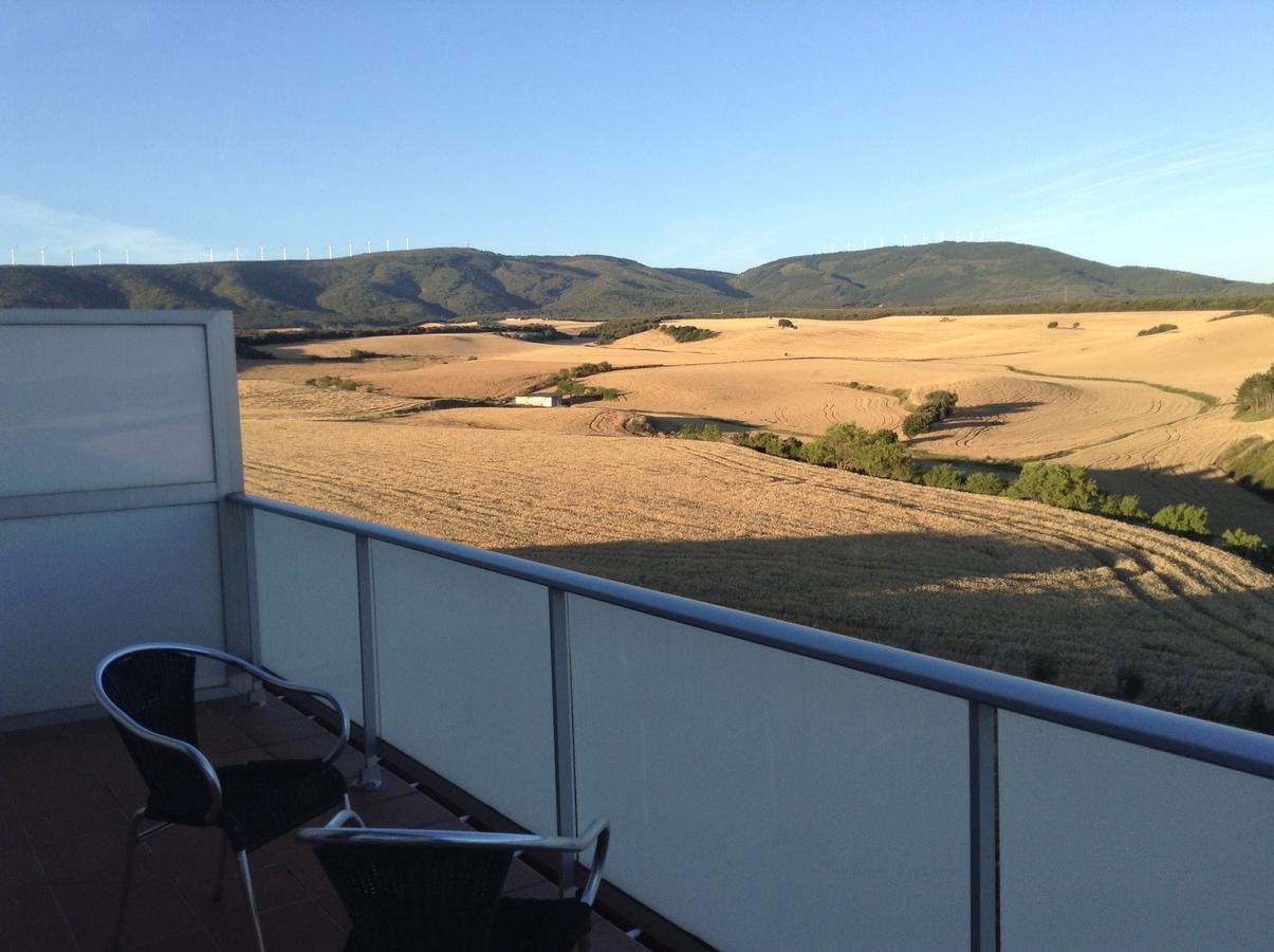 Uterga Hostal Camino Del Perdon מראה חיצוני תמונה