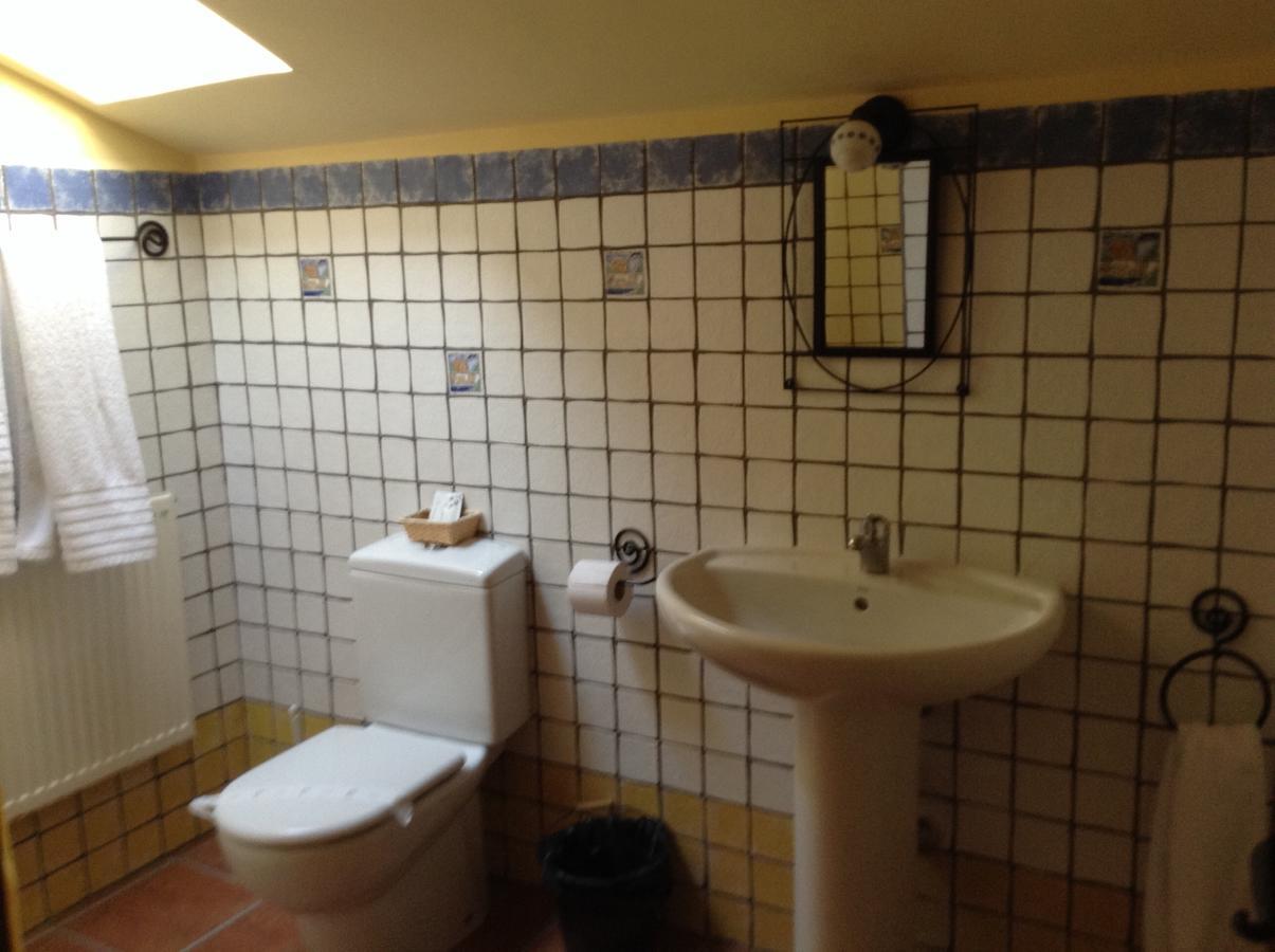 Uterga Hostal Camino Del Perdon מראה חיצוני תמונה